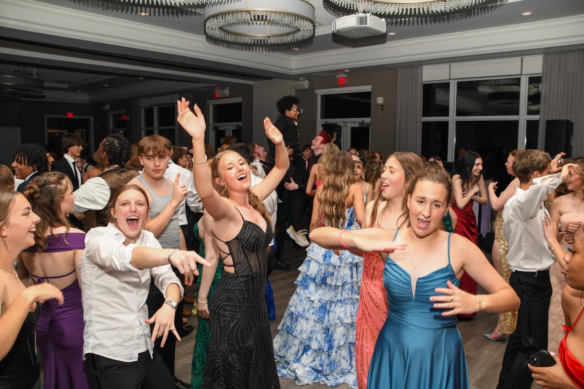 Students at prom dancing