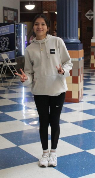Student Vanessa Murillo Vallejo poses for an outfit picture.
